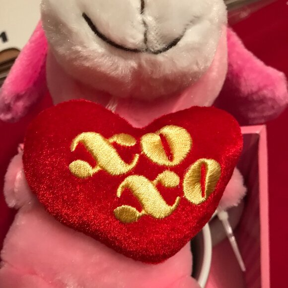 Dan Dees Collector's Choice TM 8 1/2" puppy in a 16 ounce XOXO mug. - Picture 4 of 12